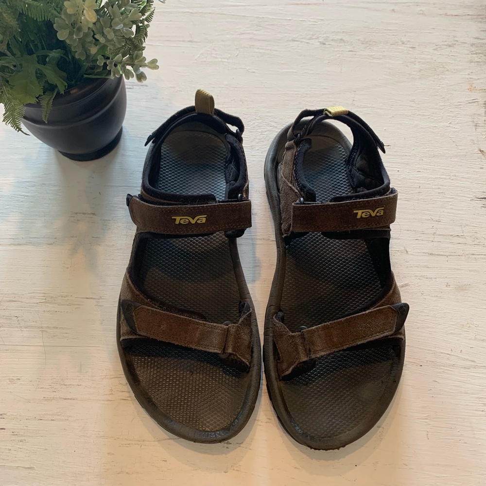 TEVA- Leather/suede sandals